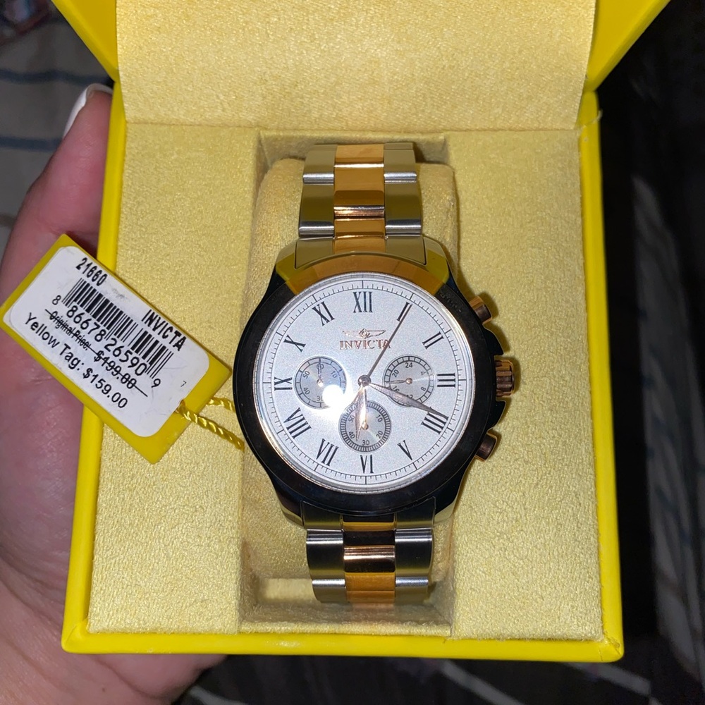 Invicta men's specialty.. 21660 could be worn as women's oversized watch..